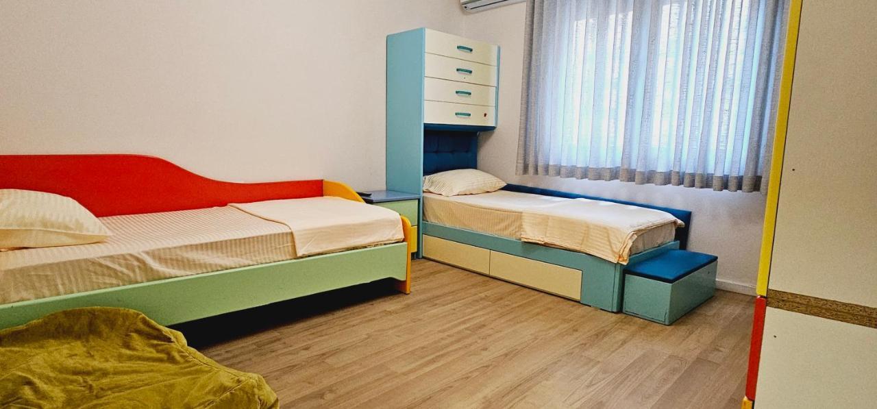 Discover Tirana From Our 3-Room Apartment With Free Parking-Komuna E Parisit מראה חיצוני תמונה