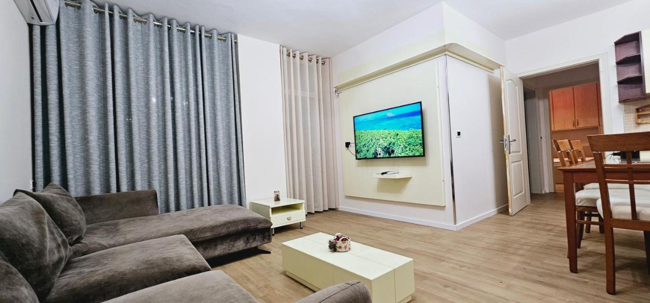 Discover Tirana From Our 3-Room Apartment With Free Parking-Komuna E Parisit מראה חיצוני תמונה