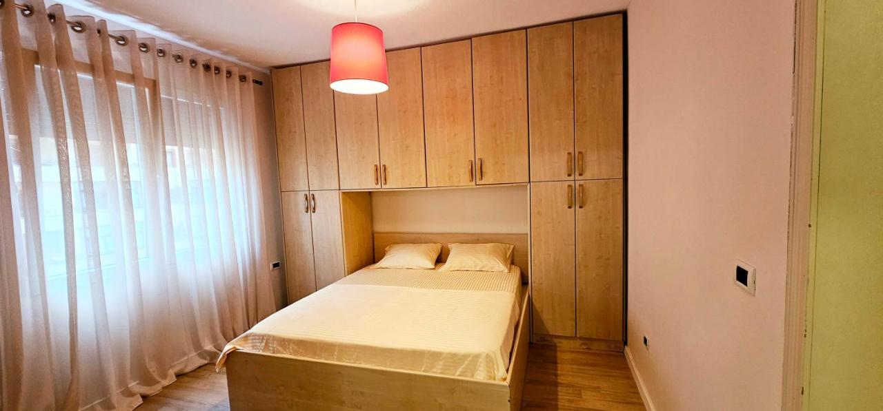 Discover Tirana From Our 3-Room Apartment With Free Parking-Komuna E Parisit מראה חיצוני תמונה