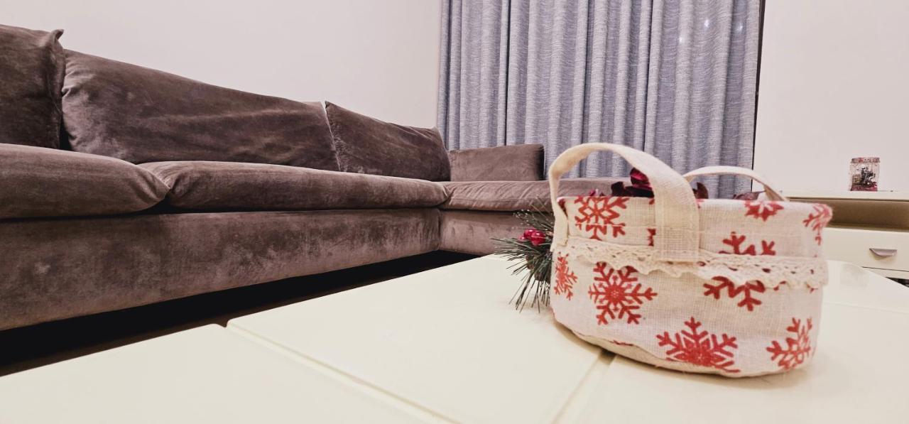 Discover Tirana From Our 3-Room Apartment With Free Parking-Komuna E Parisit מראה חיצוני תמונה