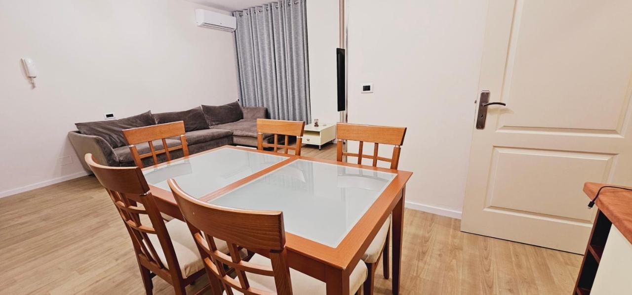 Discover Tirana From Our 3-Room Apartment With Free Parking-Komuna E Parisit מראה חיצוני תמונה