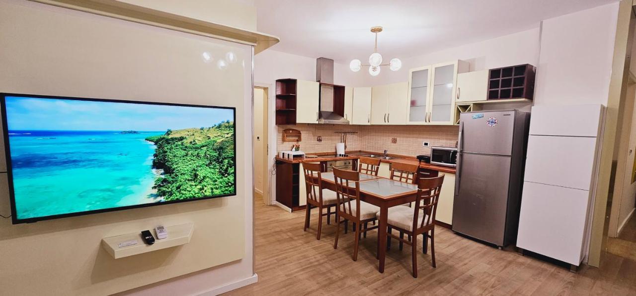 Discover Tirana From Our 3-Room Apartment With Free Parking-Komuna E Parisit מראה חיצוני תמונה